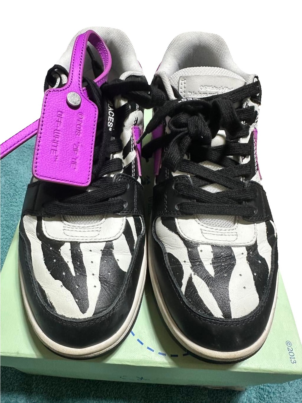Off-White Zebra Print Out Of Office Low-Top Sneakers Multi Womens